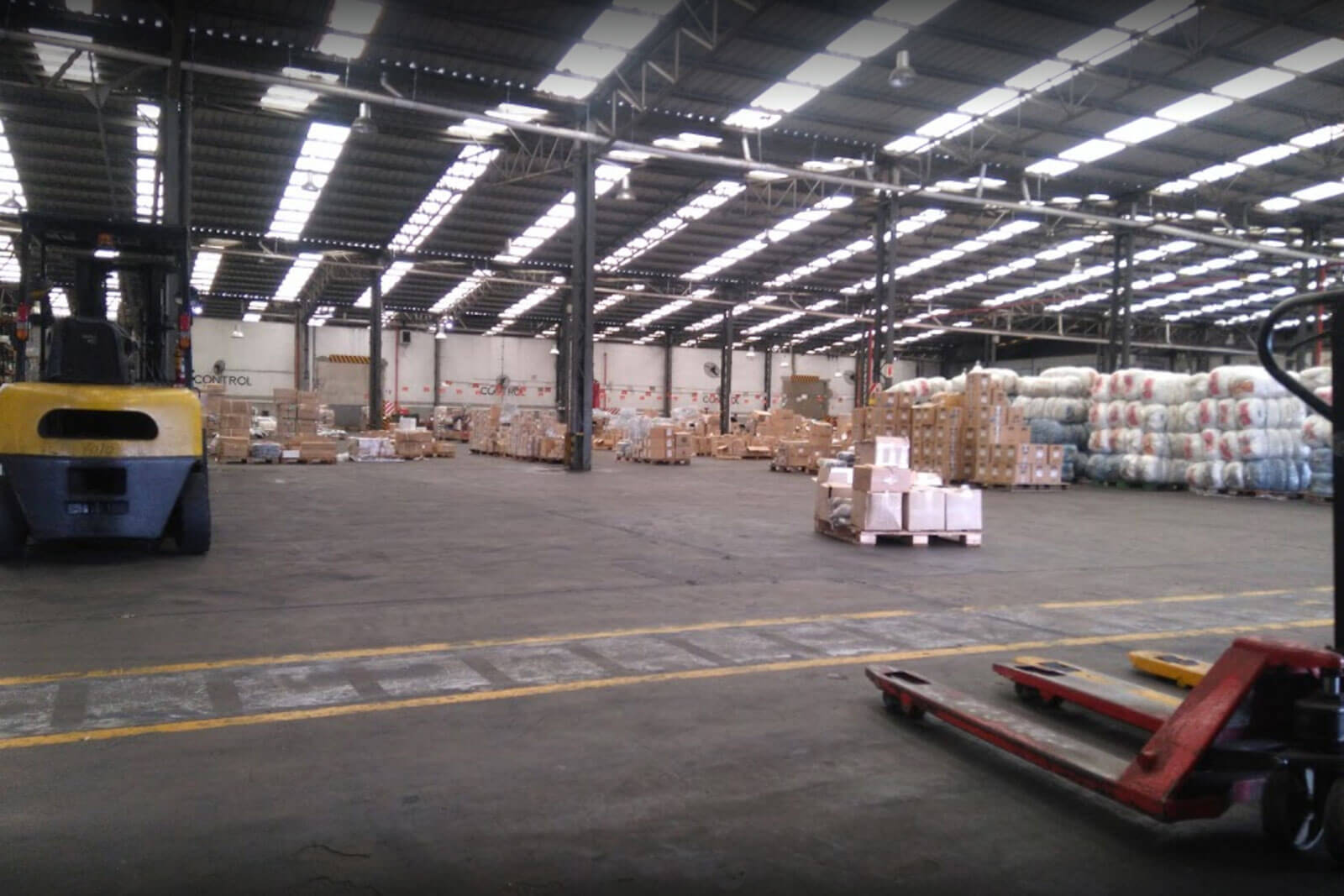 Centro de Distribución Easy - Cuzzuol